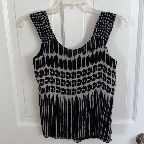 Kenneth Cole silk sleeveless printed blouse size 4P - Picture 7 of 11